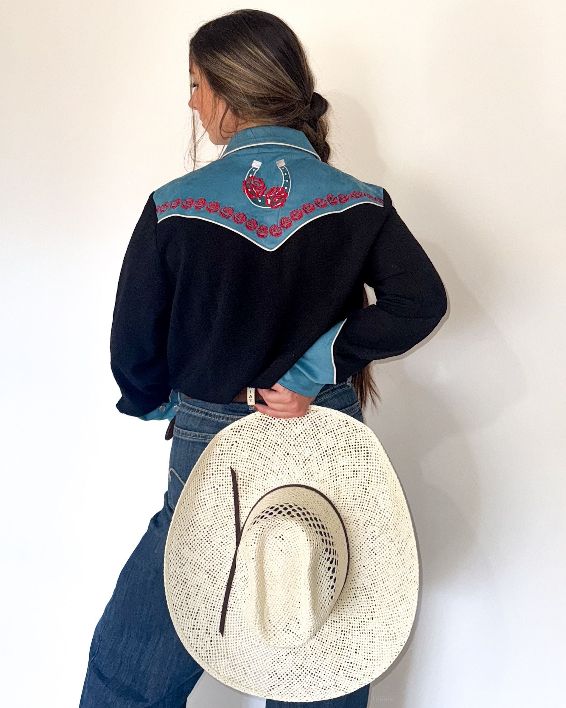 Women's Blue Valentine Embroidered Western Pearl Snap Shirt